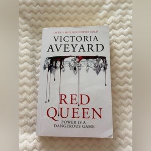 Red Queen - Victoria Aveyard